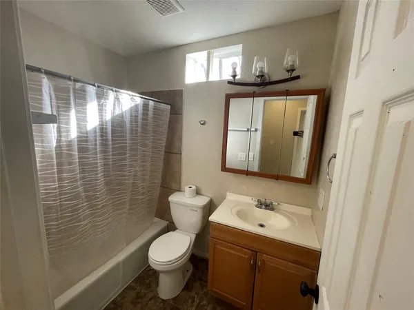 $1,395 | 6253 Manor Road, Unit B, Austin, TX 78723