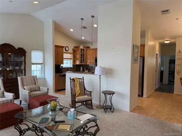 $619,999 | 712 Narragansett Villas Drive, Unit 712, Lindenhurst, NY 11757