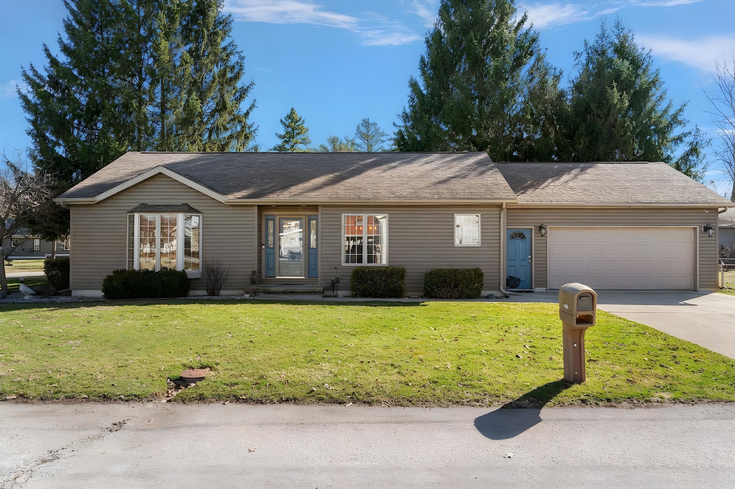 4100 East Drive Knox, IN 46534 - Photo 4 of 35 2528x1684