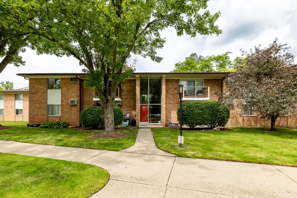 $299,900 | 1213 Island Drive, Unit 101, Ann Arbor, MI 48105