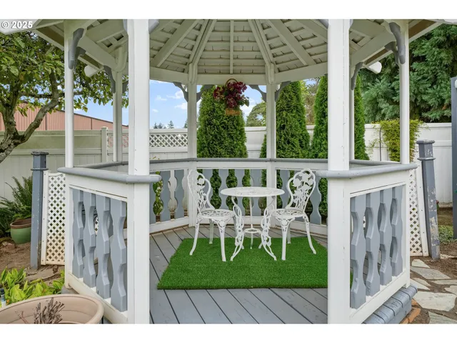 a picture of floor plan