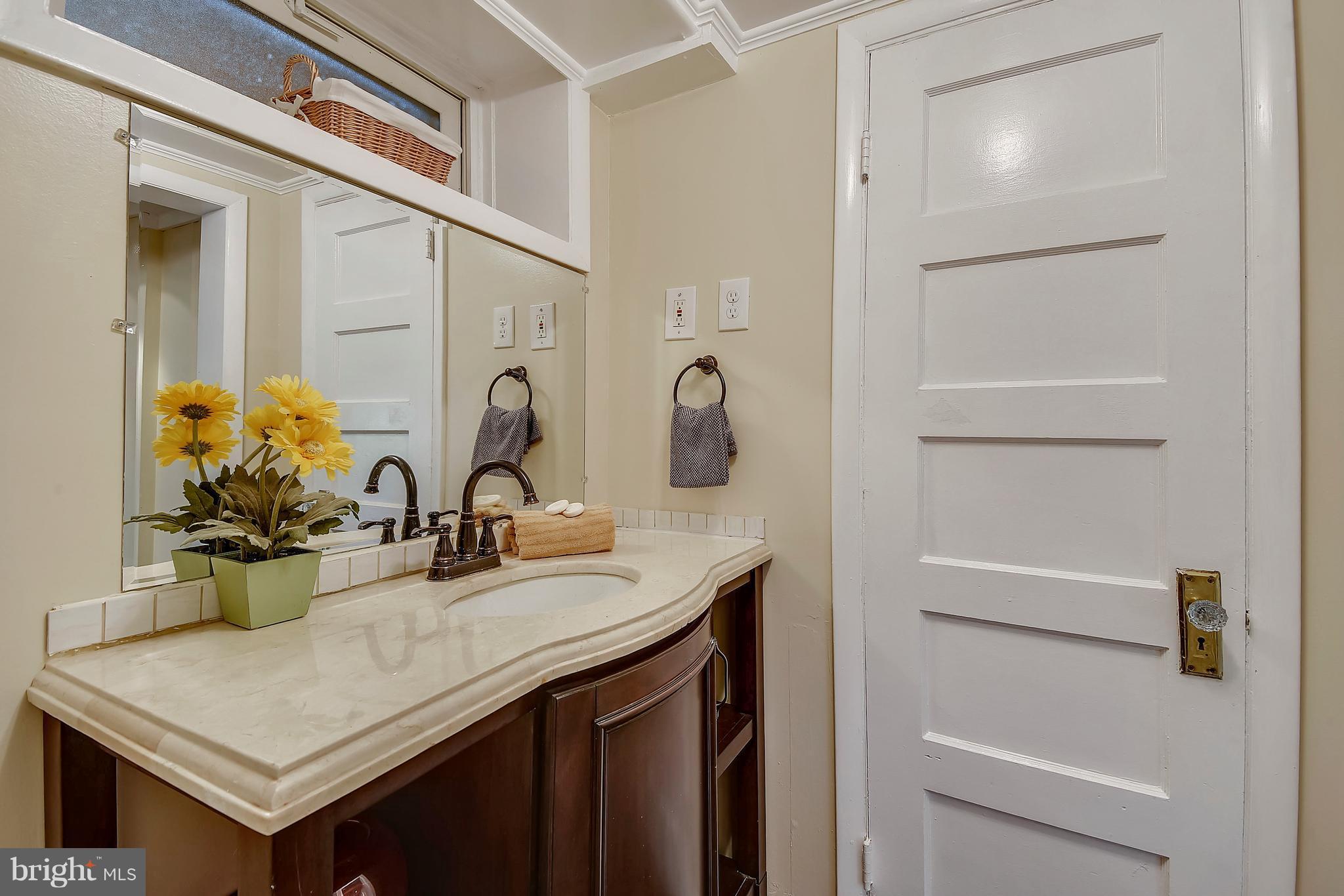5207 Danbury Road Bethesda, MD 20814 - Photo 17 of 29 Bath