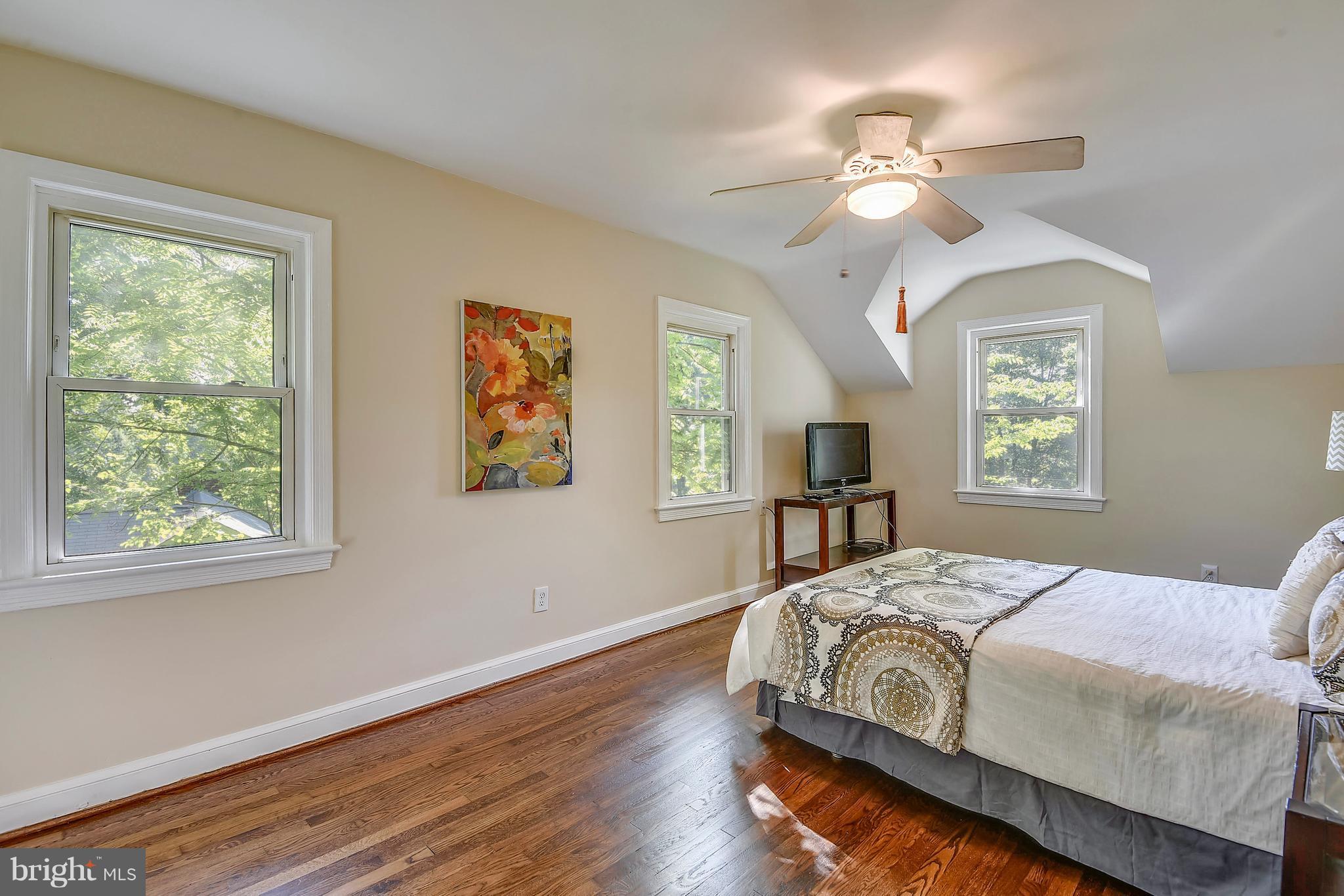 5207 Danbury Road Bethesda, MD 20814 - Photo 22 of 29 Bedroom (Master)