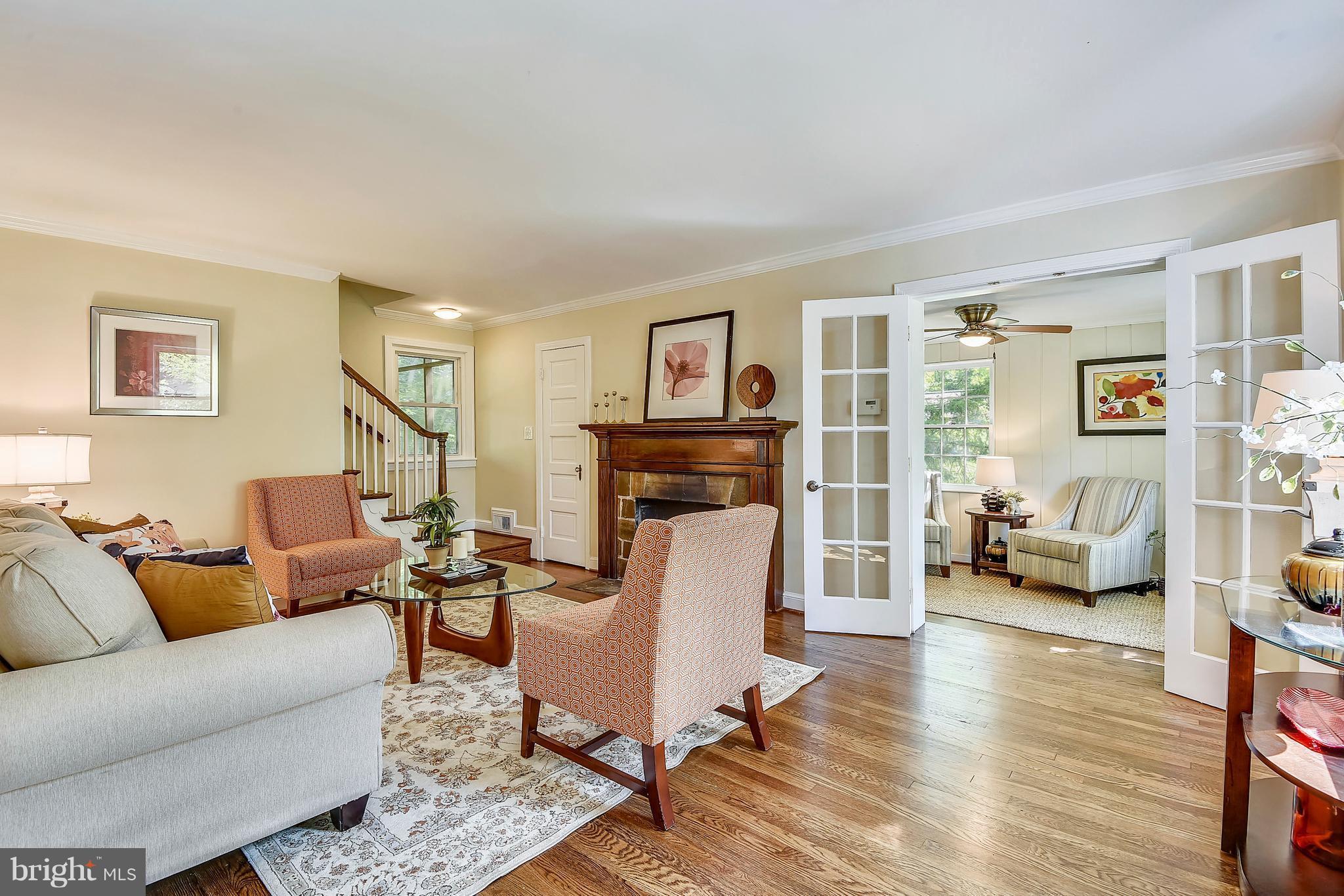 5207 Danbury Road Bethesda, MD 20814 - Photo 4 of 29 Living Room