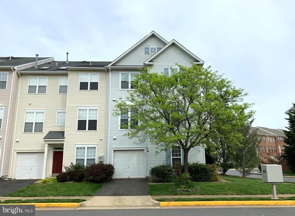 $2,700 | 2575 Pennymoor Court, Herndon, VA 20171