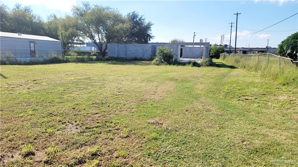 1925 Ash Avenue Mercedes, TX 78570 - Photo 3 of 16 View of yard