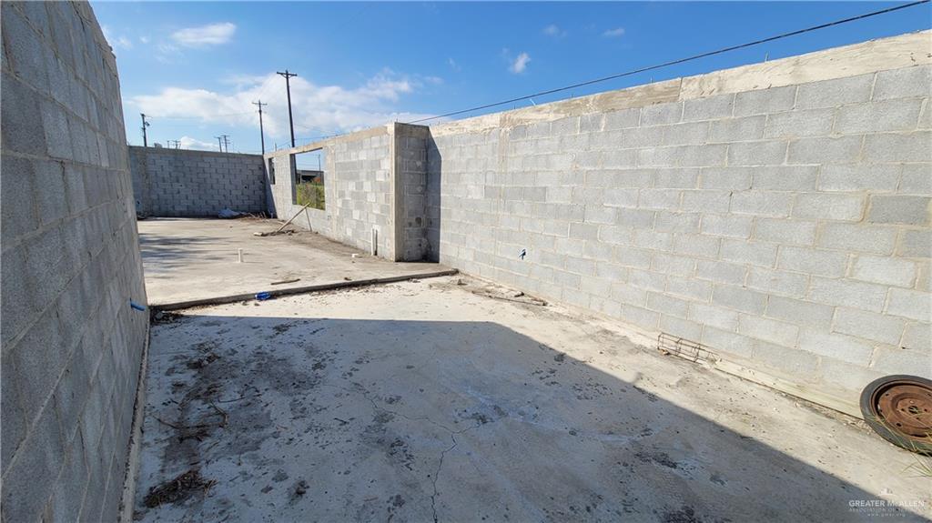 1925 Ash Avenue Mercedes, TX 78570 - Photo 10 of 16 View of garage
