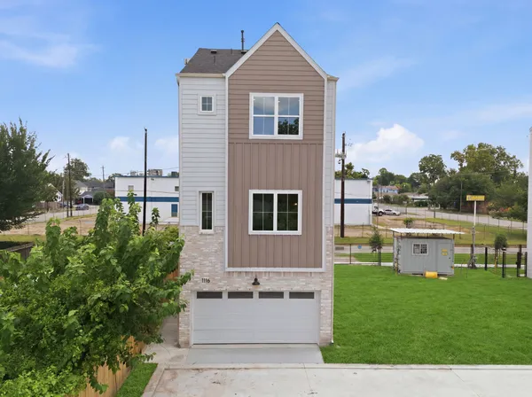 $399,900 | 1116 Weiss Street, Houston, TX 77009