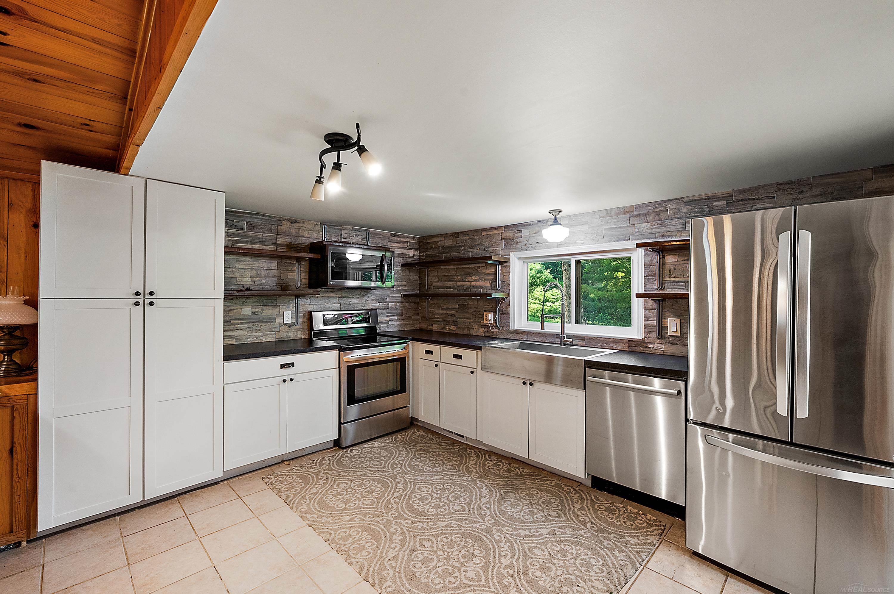 149 East Hunters Creek Road Lapeer, MI 48446 - Photo 26 of 71 50215016-50a15568-ab90-4a33-bf8b-82fdef15ec9e.JPG