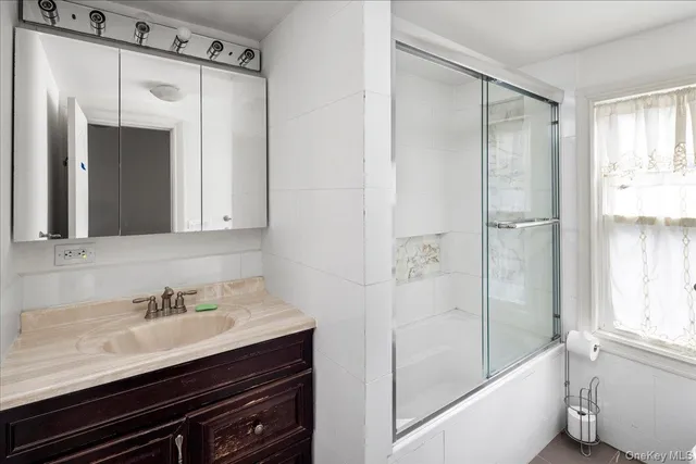 $1,299,000 | 38 Johnson Place, Woodmere, NY 11598