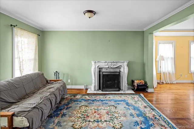 $1,299,000 | 38 Johnson Place, Woodmere, NY 11598