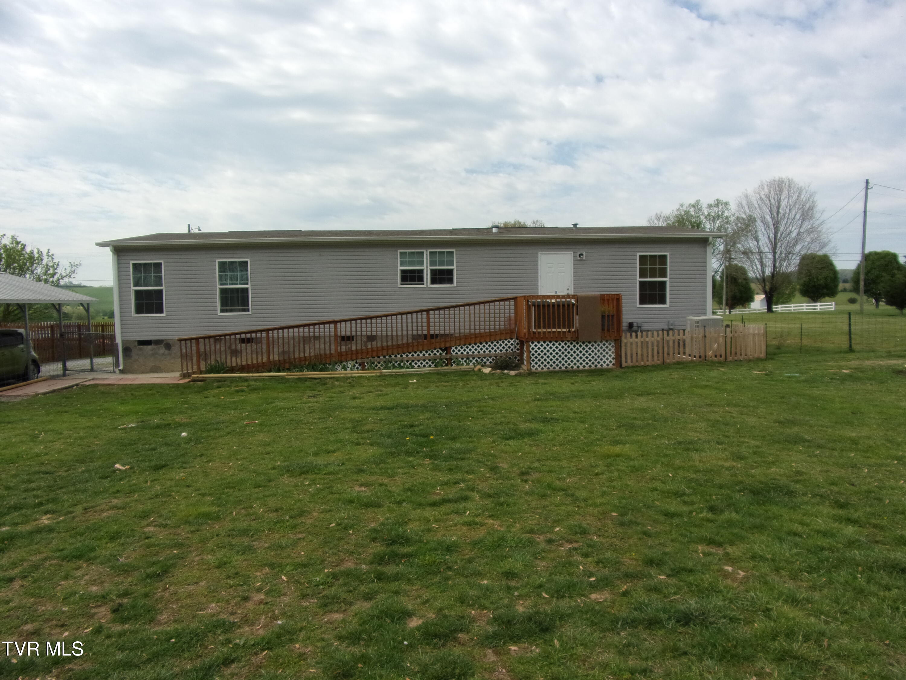 2034 Valley Home Road Dandridge, TN 37725 - Photo 6 of 21 100_0462