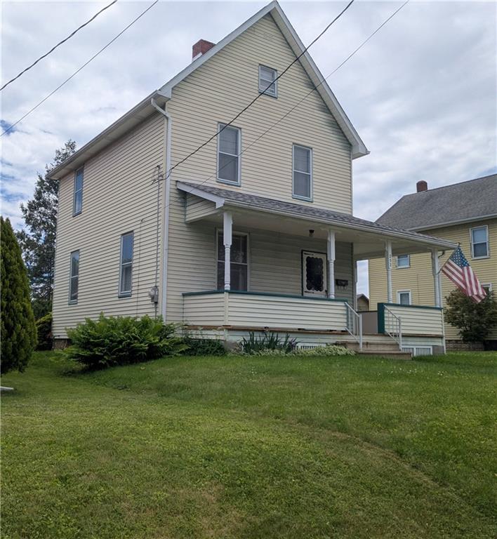 252 Oak Street Indiana, PA 15701 - Photo 2 of 21 Left side of house
