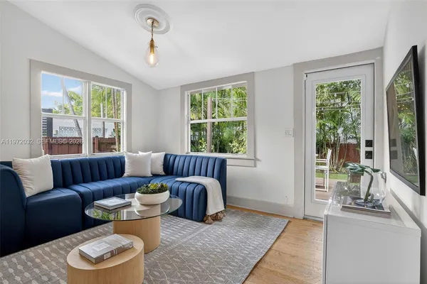 $1,250,000 | 85 Northeast 46th Street, Miami, FL 33137