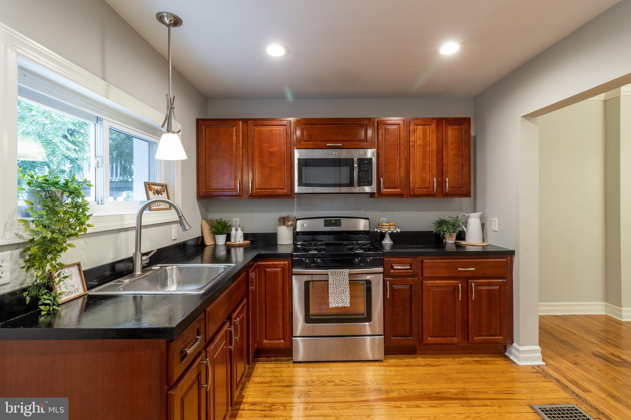 1505 Desoto Road Baltimore, MD 21230 - Photo 13 of 39 Recessed lighting