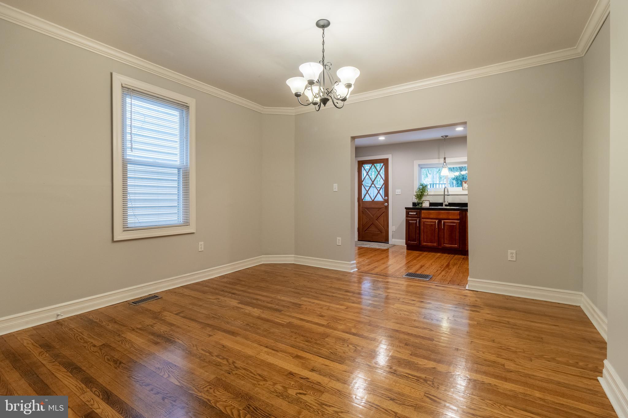 1505 Desoto Road Baltimore, MD 21230 - Photo 8 of 39 Dining Room