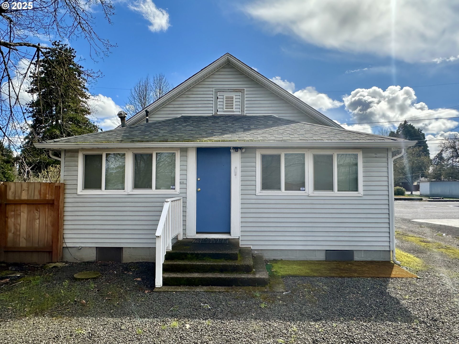 83 Swain Lane Eugene, OR 97404 - Photo 18 of 23 a front view of a house with garden