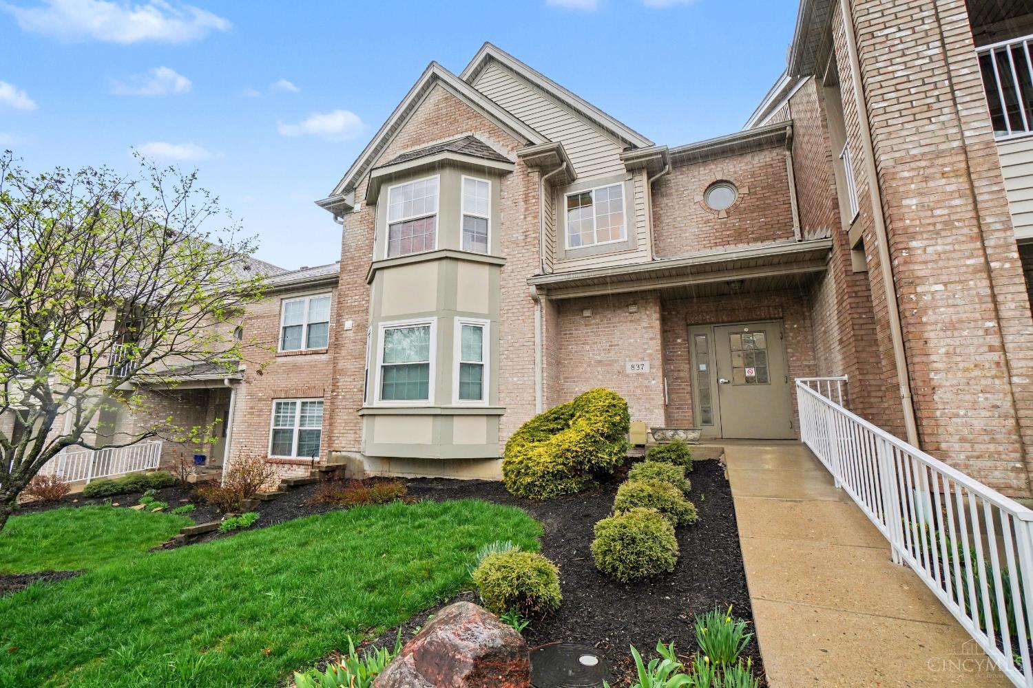 837 Neeb Road, Unit 4 Cincinnati, OH 45233 - Photo 1 of 22 Gallery Image 1