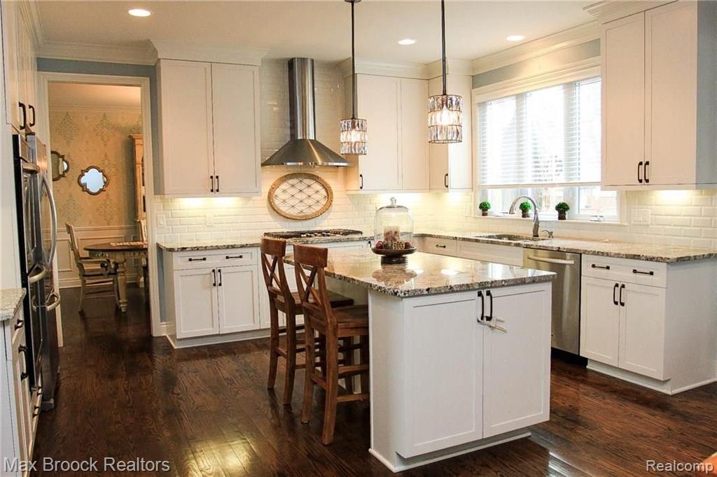 2165 Yorkshire Road Birmingham, MI 48009 - Photo 14 of 38 Gallery Image 14