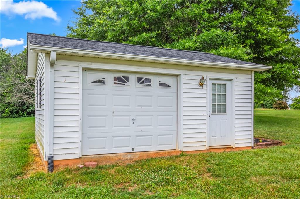 1314 Hege Road Lexington, NC 27295 - Photo 6 of 42 Gallery Image 6
