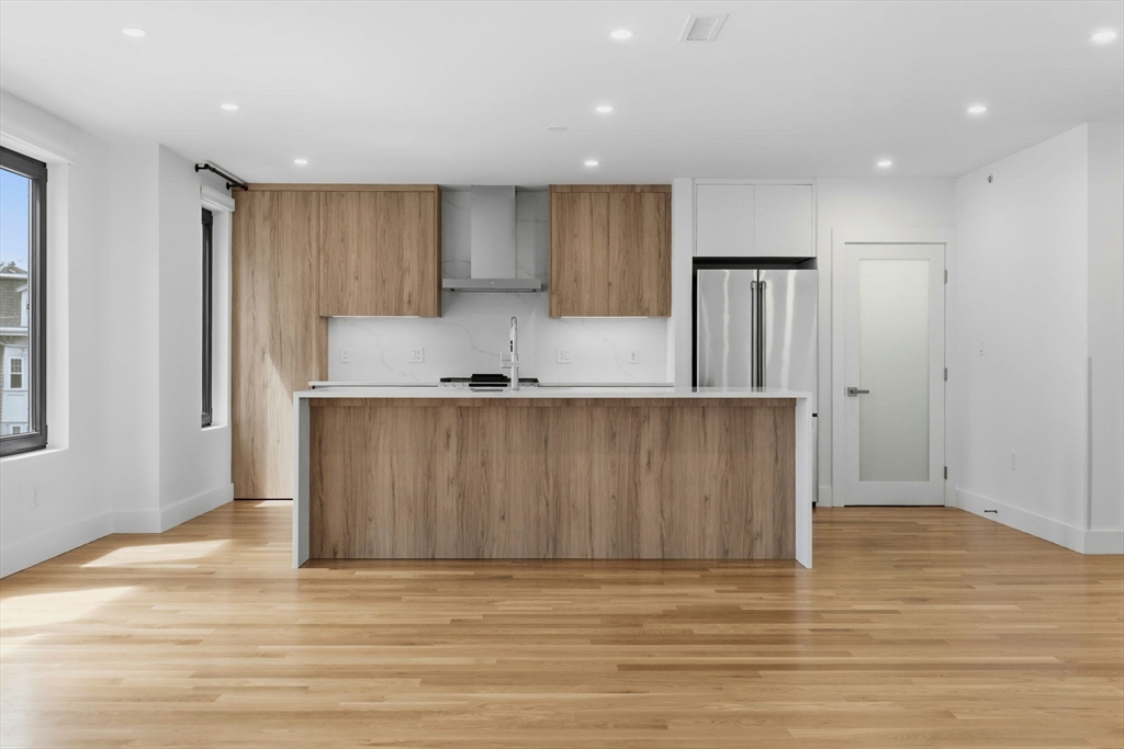 6 Devine Way, Unit 2 Boston, MA 02127 - Photo 3 of 25 Gallery Image 3
