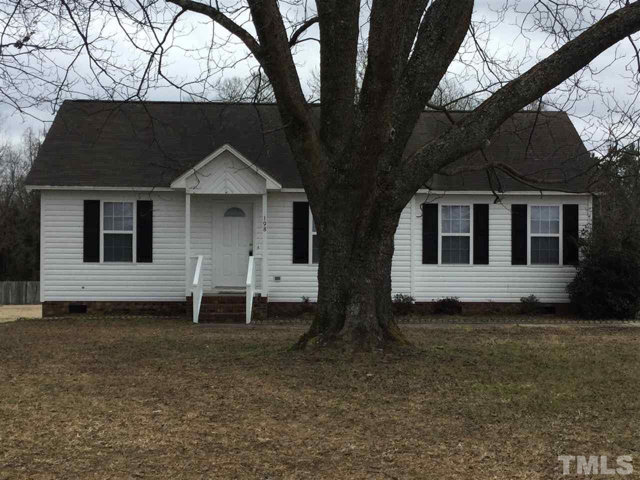 198 Old Roberts Road Benson, NC 27504 - Photo 2 of 17 Gallery Image 2