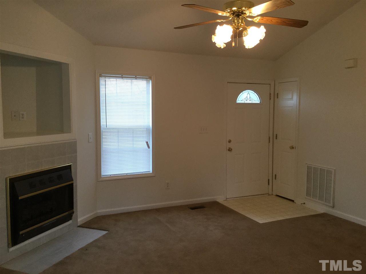 198 Old Roberts Road Benson, NC 27504 - Photo 5 of 17 Gallery Image 5