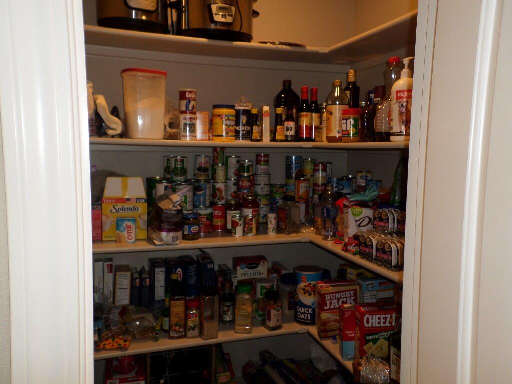 3374 Hotlam Road Redding, CA 96002 - Photo 7 of 32 Pantry