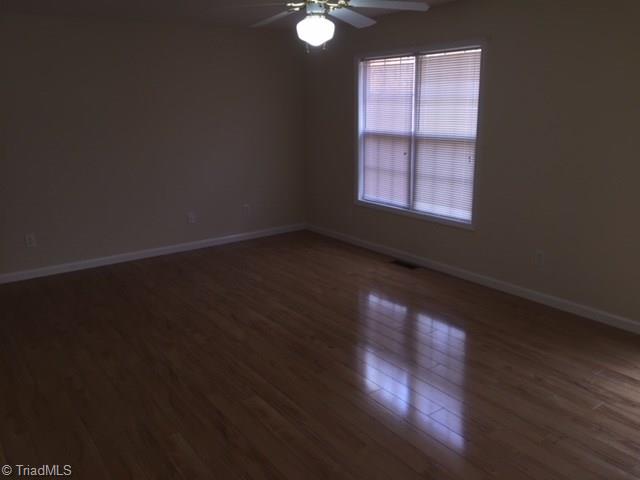 378 Baxter Road Winston-Salem, NC 27107 - Photo 2 of 13 Living Room