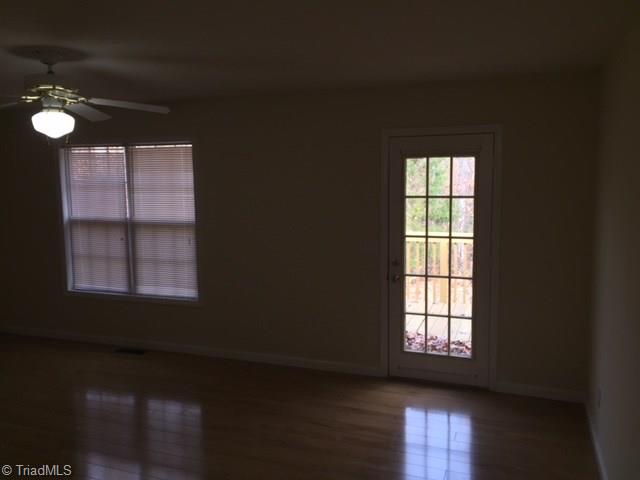 378 Baxter Road Winston-Salem, NC 27107 - Photo 3 of 13 Living Room