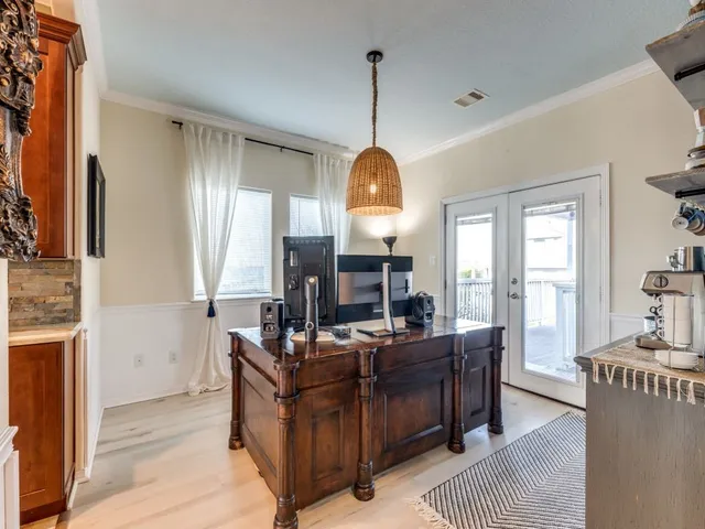 $950,000 | 126 East Shore Drive, Clear Lake Shores, TX 77565