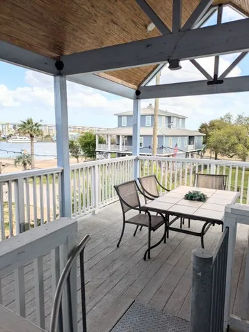 $950,000 | 126 East Shore Drive, Clear Lake Shores, TX 77565