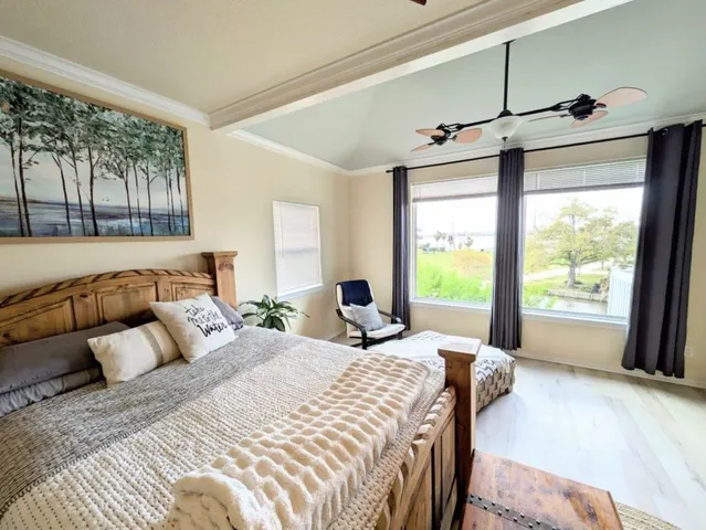 $950,000 | 126 East Shore Drive, Clear Lake Shores, TX 77565