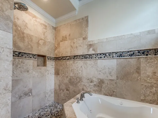 $950,000 | 126 East Shore Drive, Clear Lake Shores, TX 77565