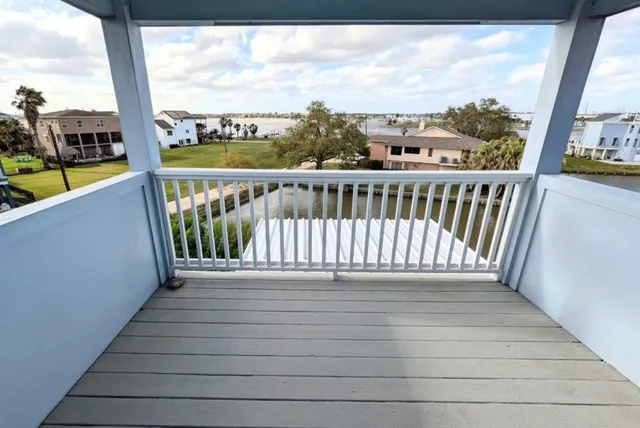 $950,000 | 126 East Shore Drive, Clear Lake Shores, TX 77565