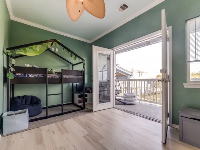 $950,000 | 126 East Shore Drive, Clear Lake Shores, TX 77565