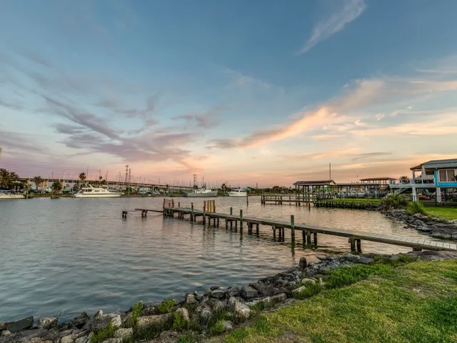 $950,000 | 126 East Shore Drive, Clear Lake Shores, TX 77565