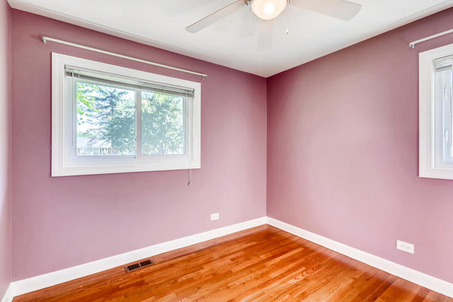 200 Pleasant Street Hoffman Estates, IL 60169 - Photo 15 of 25