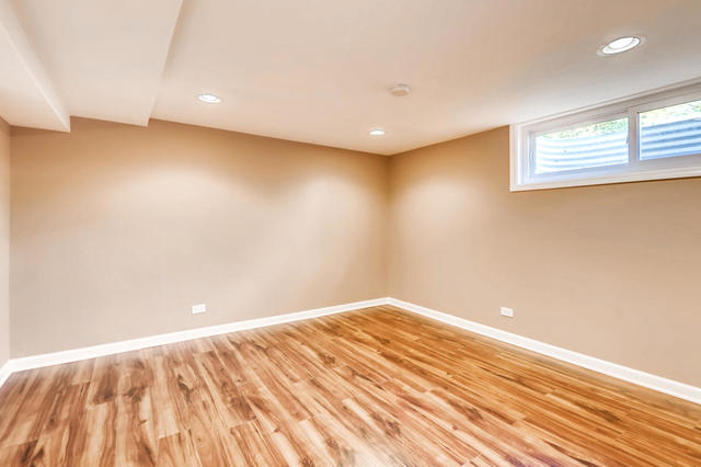 200 Pleasant Street Hoffman Estates, IL 60169 - Photo 17 of 25