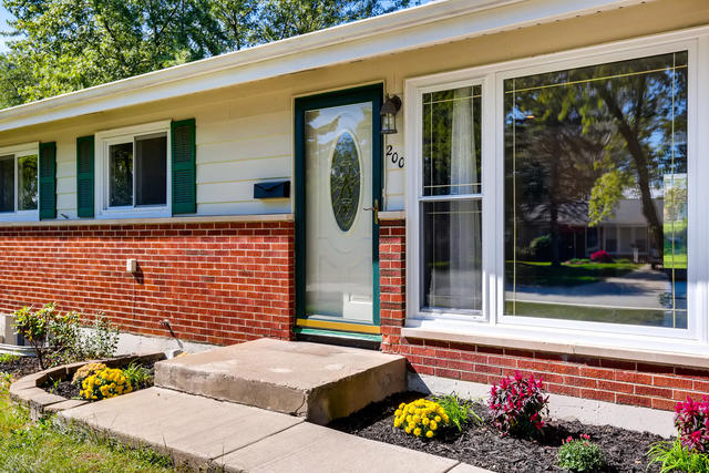 200 Pleasant Street Hoffman Estates, IL 60169 - Photo 2 of 25