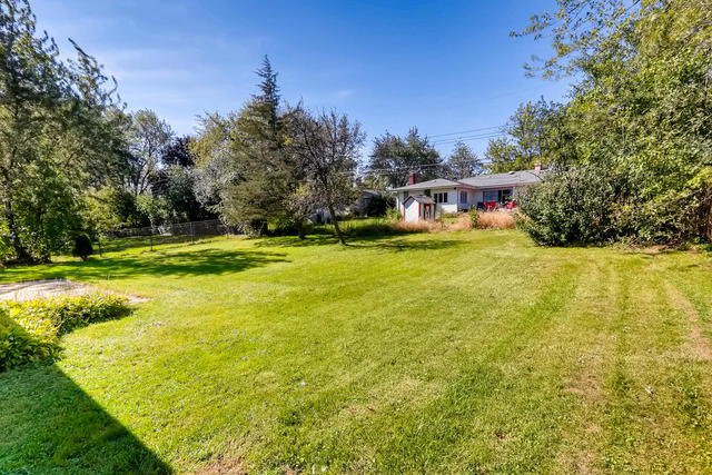 200 Pleasant Street Hoffman Estates, IL 60169 - Photo 24 of 25