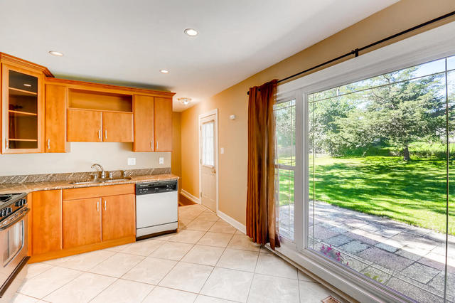 200 Pleasant Street Hoffman Estates, IL 60169 - Photo 7 of 25