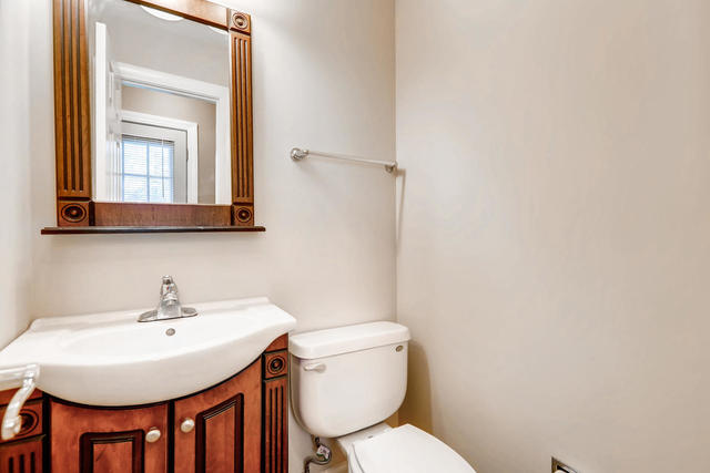 200 Pleasant Street Hoffman Estates, IL 60169 - Photo 9 of 25