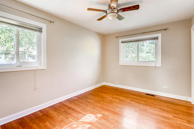 200 Pleasant Street Hoffman Estates, IL 60169 - Photo 10 of 25