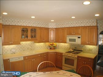 21 Doreen Road Hamilton, NJ 08690 - Photo 2 of 6 Kitchen