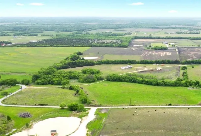 a view of outdoor space with mountain view