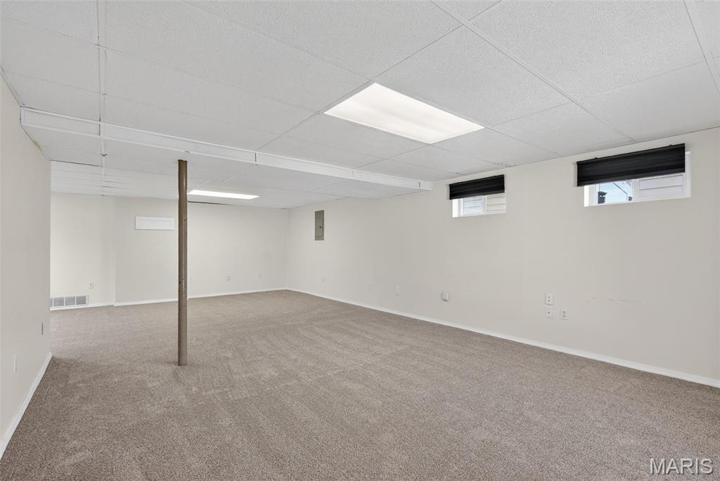 50 Sparrow Point Circle Fenton, MO 63026 - Photo 32 of 47