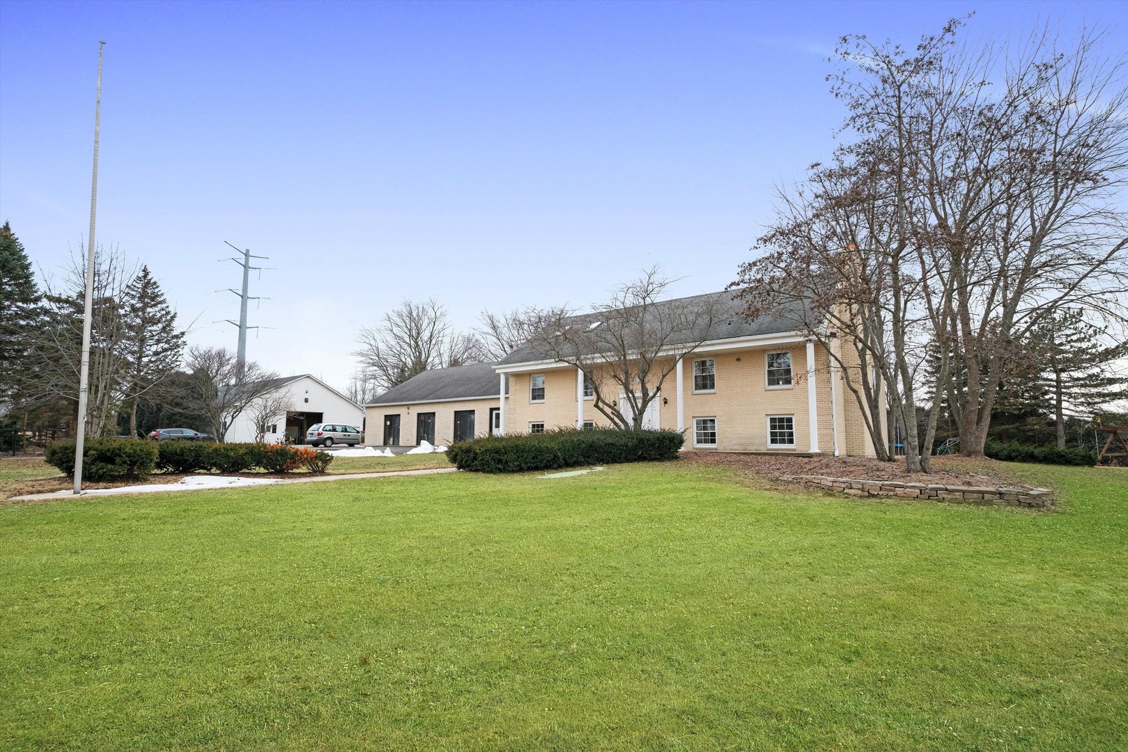 21204 South Pfeiffer Road Frankfort, IL 60423 - Photo 2 of 45 a front view of house with yard and green space