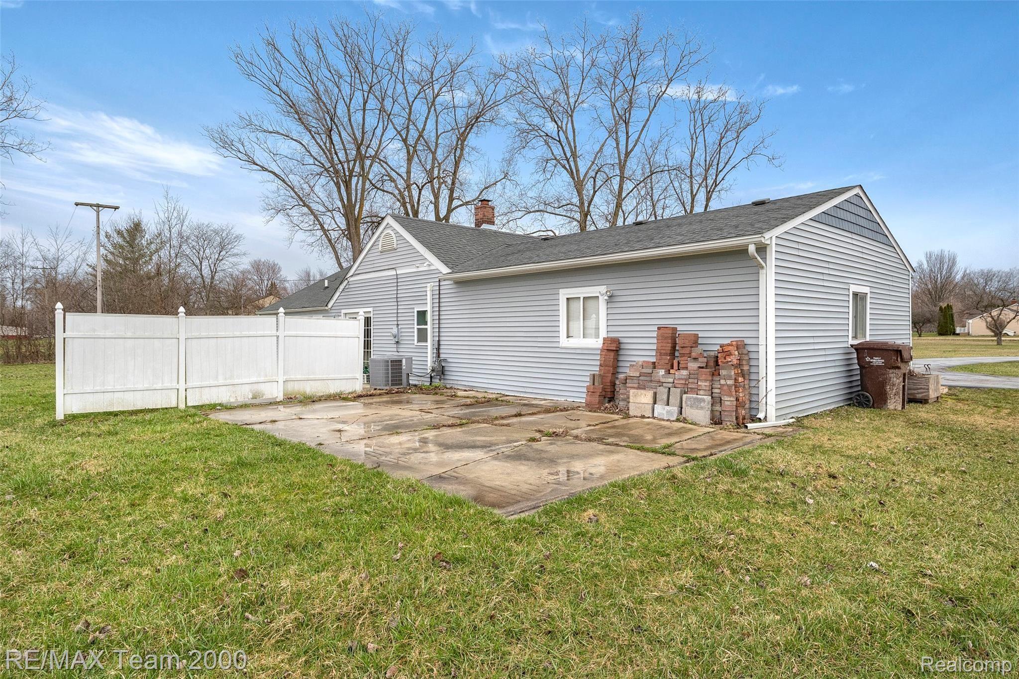 6611 Sheldon Road Belleville, MI 48111 - Photo 33 of 44 33.jpg