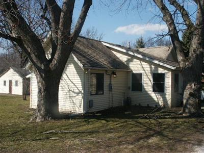 4030 Ward Road Fulton, IL 61252 - Photo 3 of 9